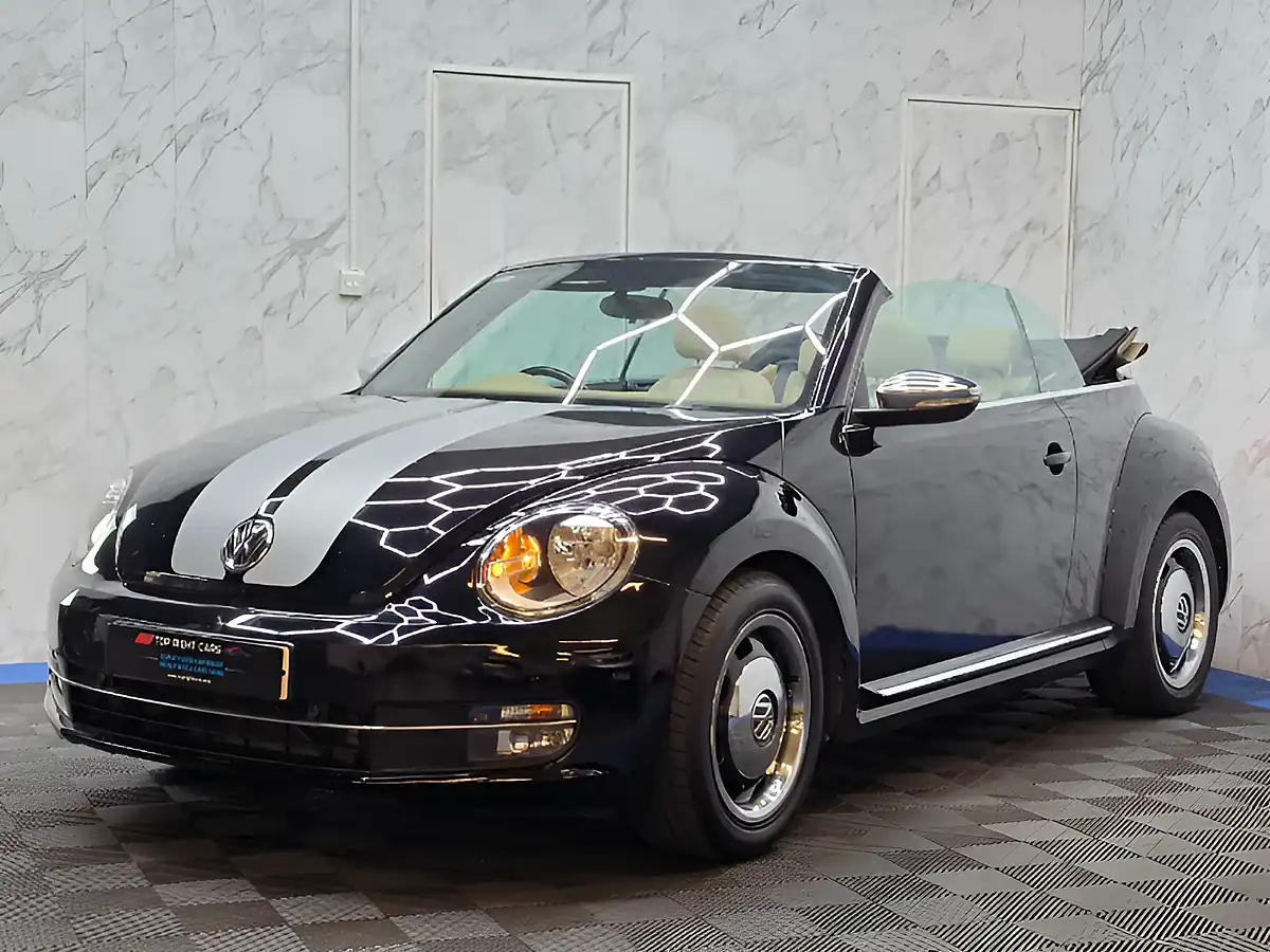 Used 2015 Volkswagen Beetle Tech Design Black - Interior and Exterior details 4