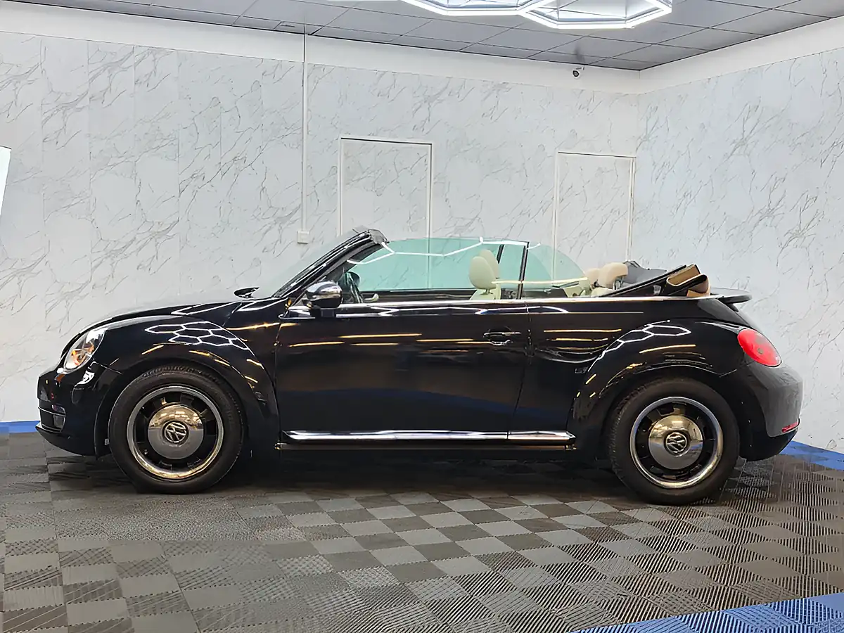 Used 2015 Volkswagen Beetle Tech Design Black - Interior and Exterior details 8
