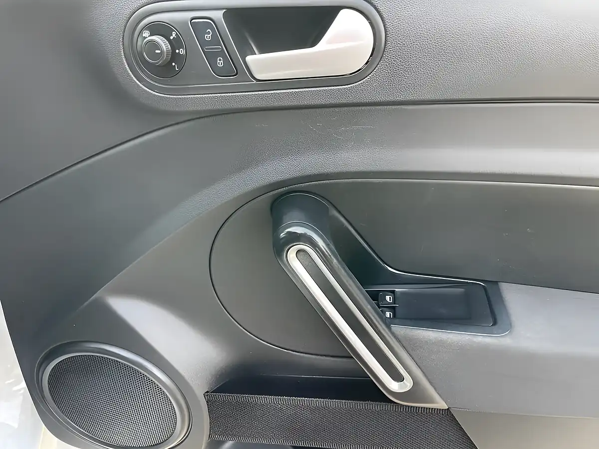 Used 2015 Volkswagen Beetle White - Interior and Exterior details 18