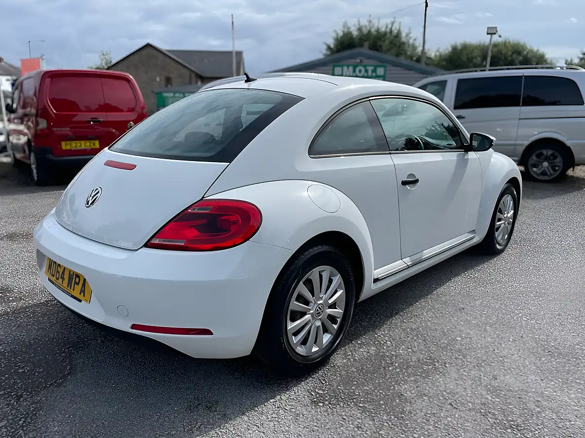 Used 2015 Volkswagen Beetle White - Interior and Exterior details 8