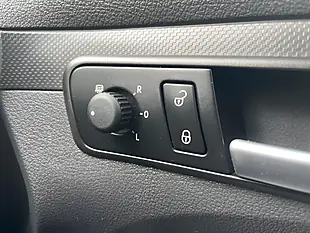 Used 2015 Volkswagen Caddy Life Blue - Interior and Exterior details 12