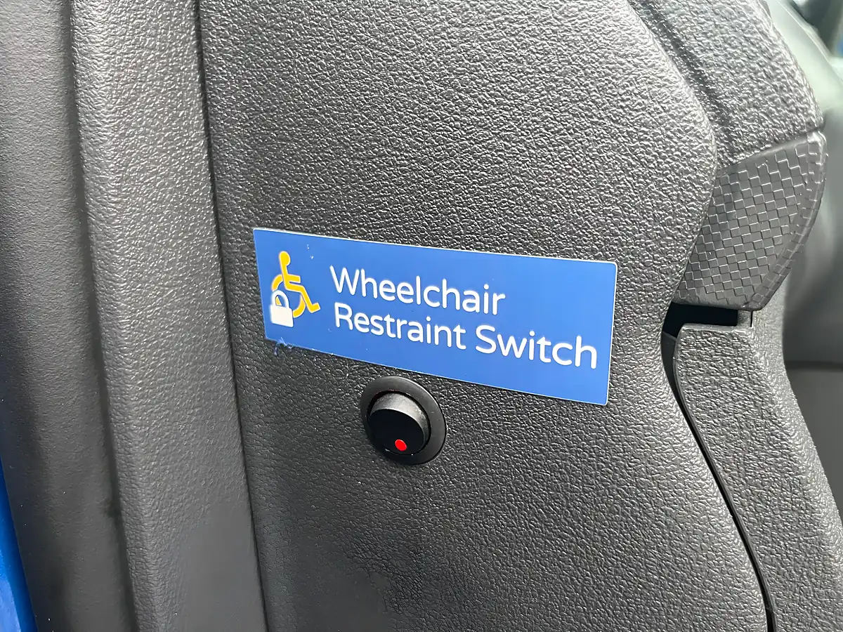 Used 2015 Volkswagen Caddy Life Blue - Interior and Exterior details 19