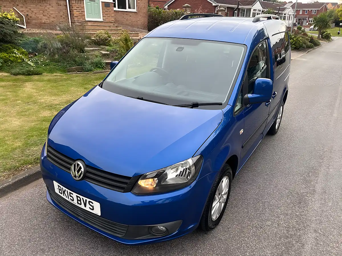 Used 2015 Volkswagen Caddy Life Blue - Interior and Exterior details 3