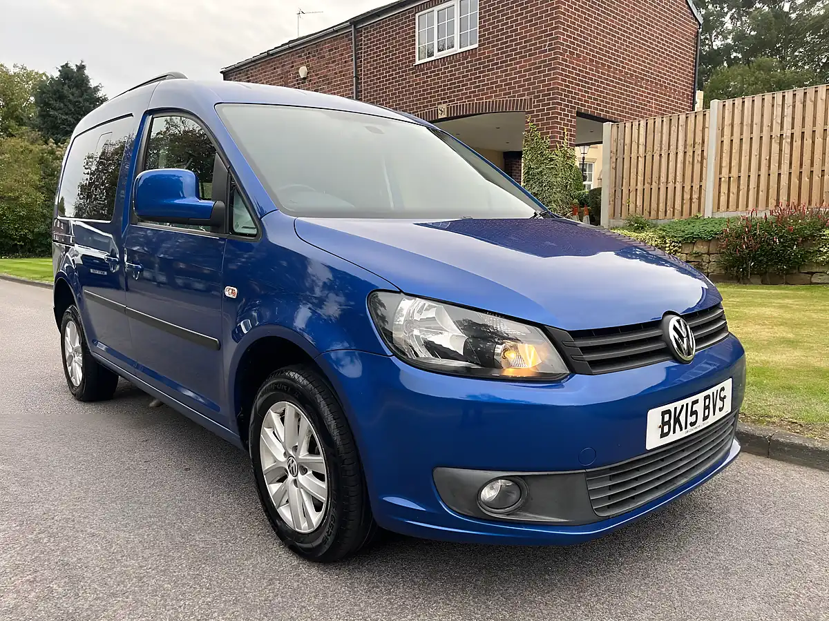 Used 2015 Volkswagen Caddy Life Blue - Interior and Exterior details 5