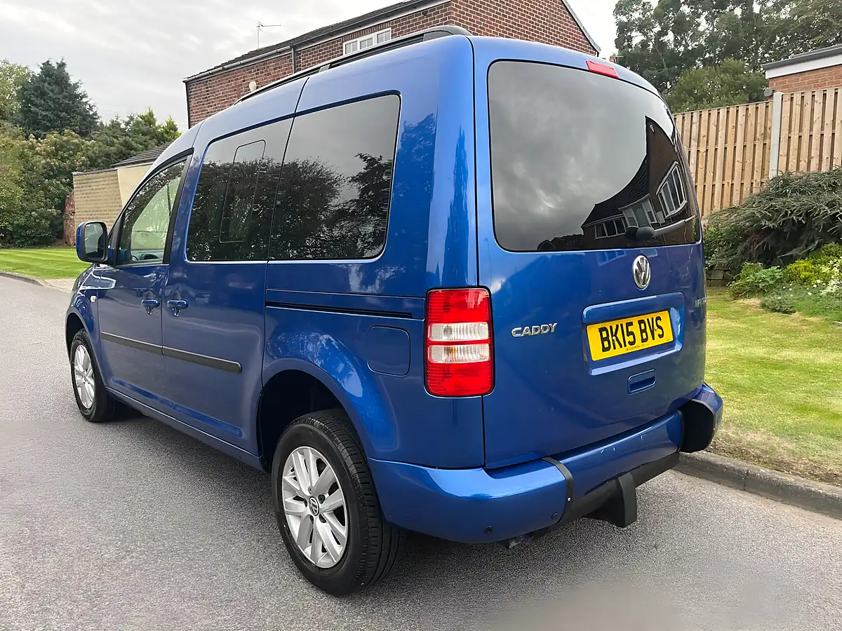 Used 2015 Volkswagen Caddy Life Blue - Interior and Exterior details 9
