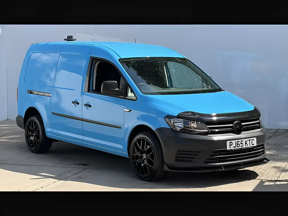 Used 2015 Volkswagen Caddy Maxi Startline Acapulco Blue - Front View