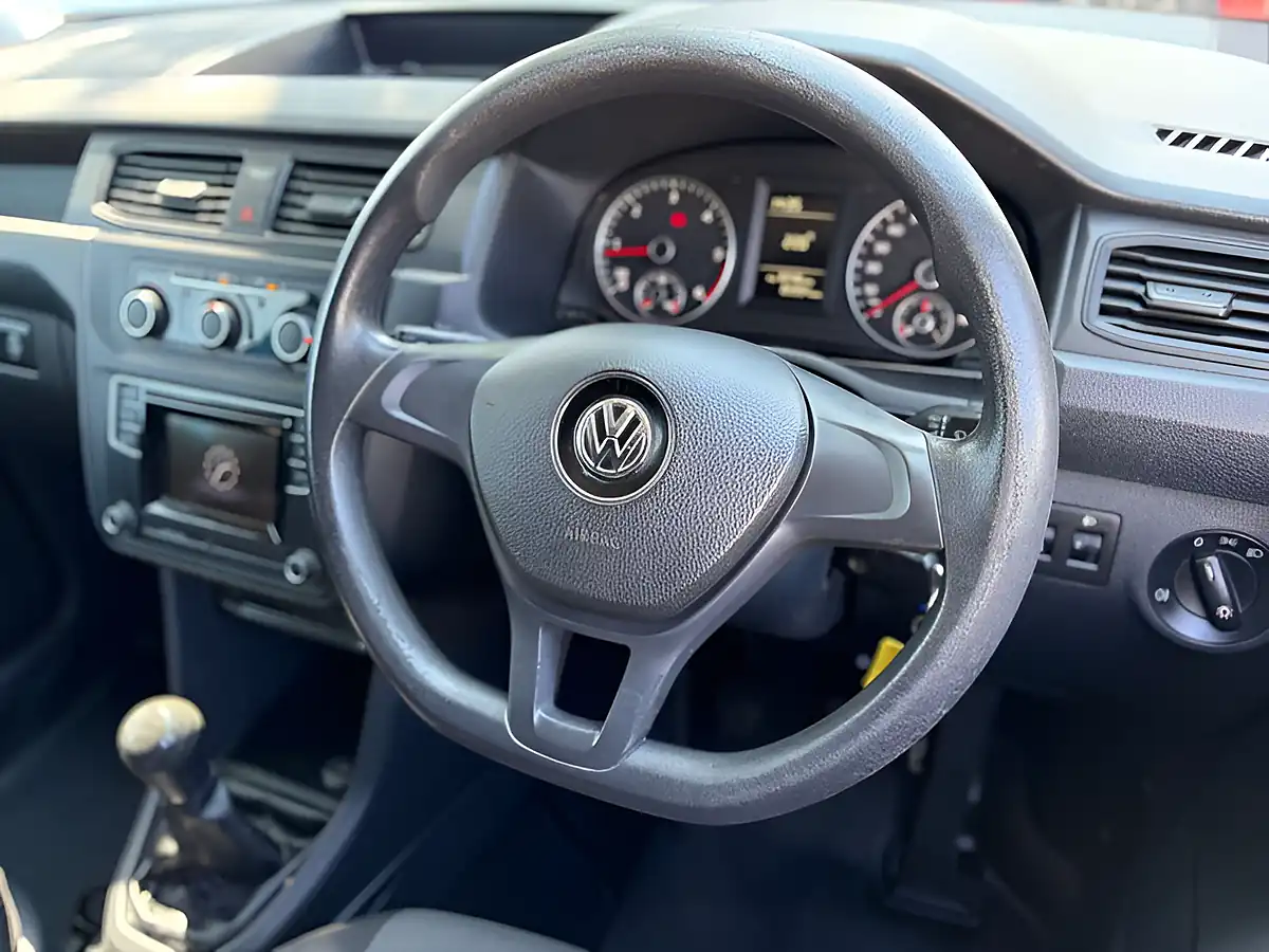 Used 2015 Volkswagen Caddy Maxi Startline Acapulco Blue - Interior and Exterior details 11