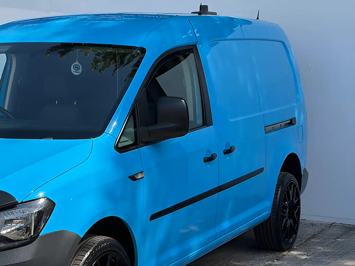 Used 2015 Volkswagen Caddy Maxi Startline Acapulco Blue - Interior and Exterior details 15