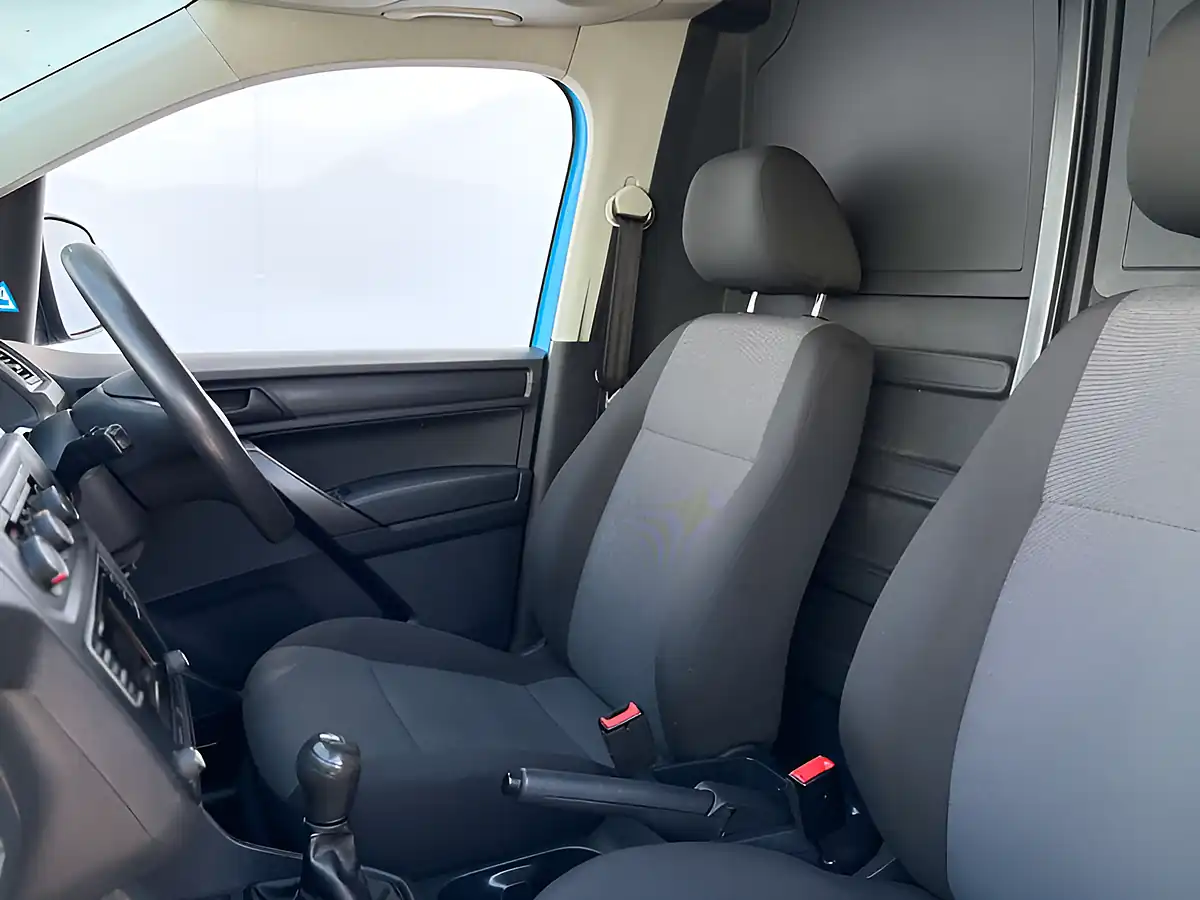 Used 2015 Volkswagen Caddy Maxi Startline Acapulco Blue - Interior and Exterior details 19