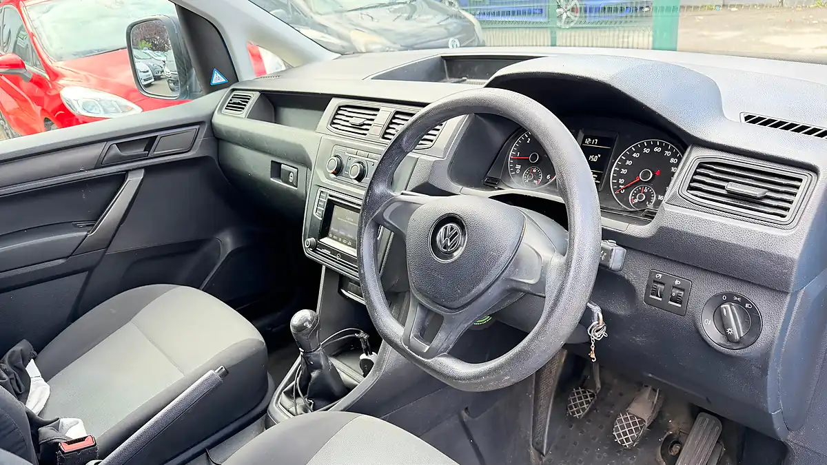 Used 2015 Volkswagen Caddy Maxi Startline Acapulco Blue - Interior and Exterior details 13