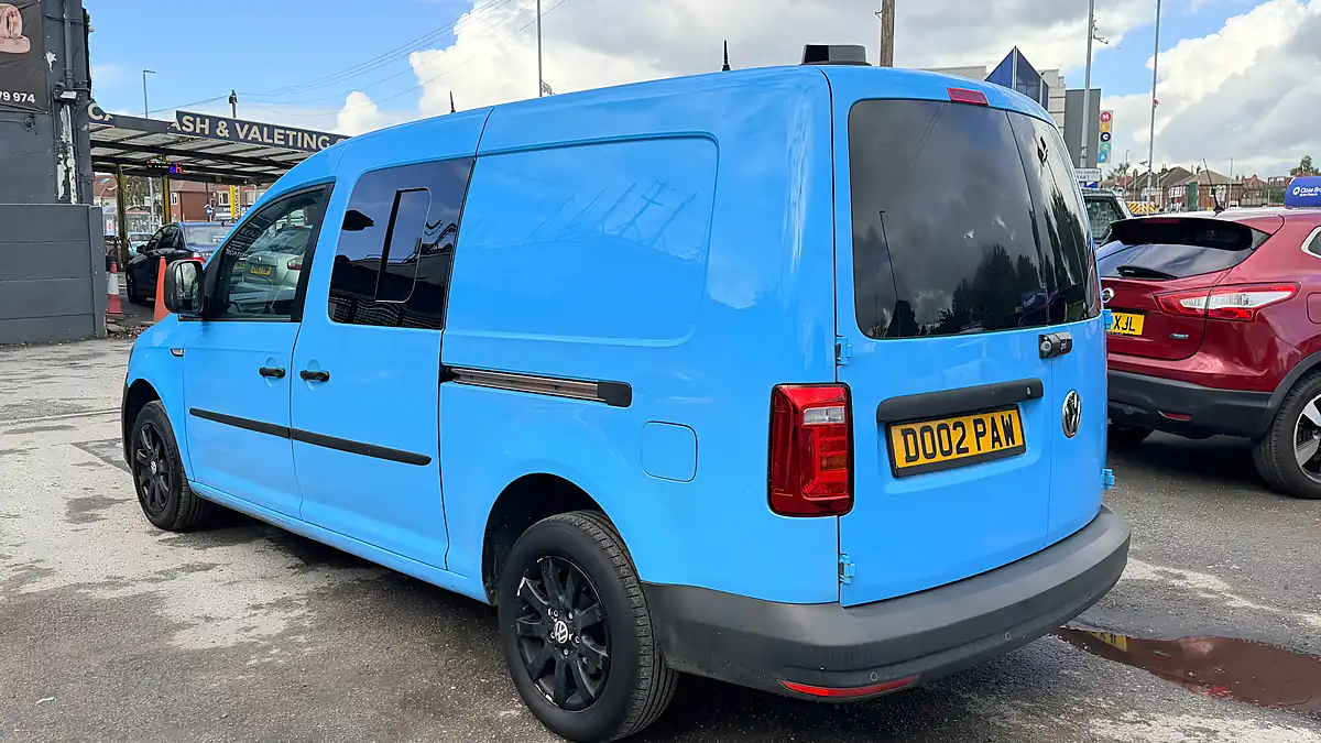 Used 2015 Volkswagen Caddy Maxi Startline Acapulco Blue - Interior and Exterior details 5