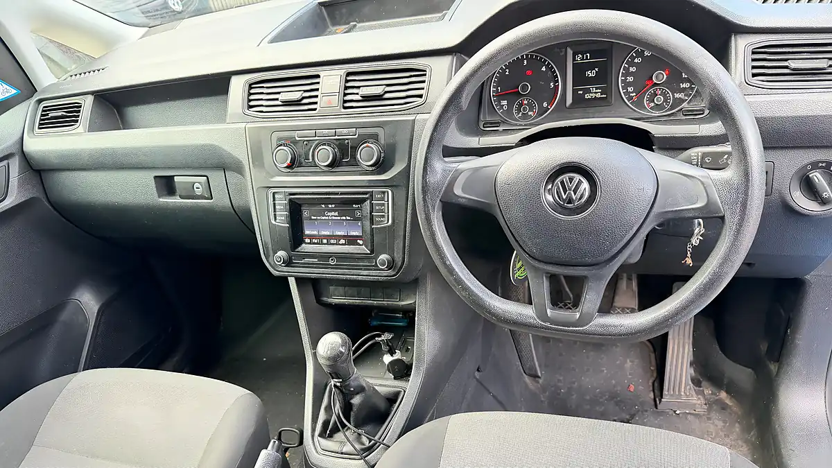 Used 2015 Volkswagen Caddy Maxi Startline Acapulco Blue - Interior and Exterior details 9