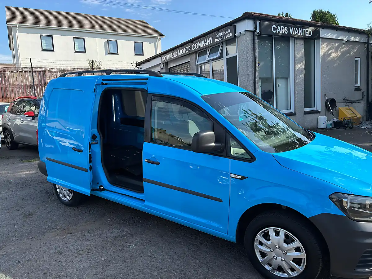 Used 2015 Volkswagen Caddy Maxi Startline Blue - Interior and Exterior details 19