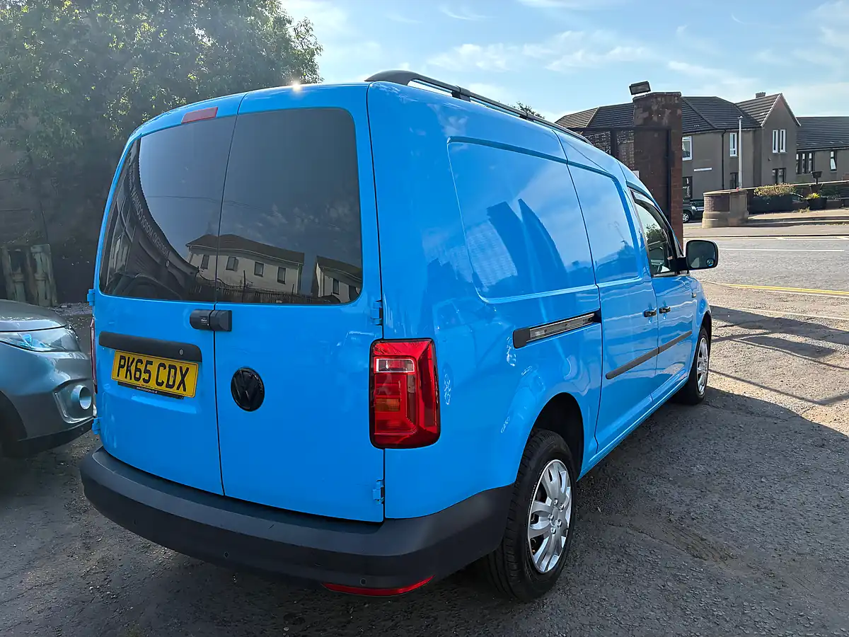 Used 2015 Volkswagen Caddy Maxi Startline Blue - Interior and Exterior details 9