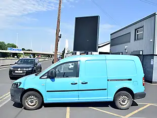 Used 2015 Volkswagen Caddy Maxi Startline Lwb Blue - Interior and Exterior details 4