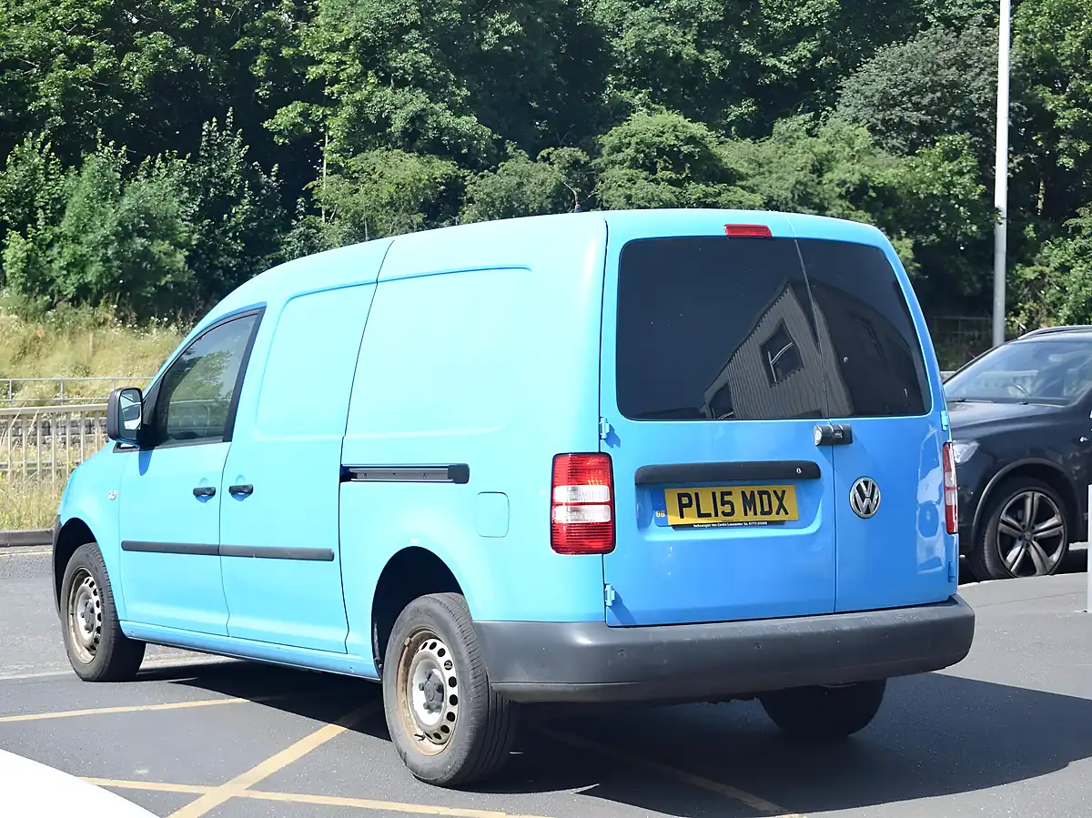 Used 2015 Volkswagen Caddy Maxi Startline Lwb Blue - Interior and Exterior details 7
