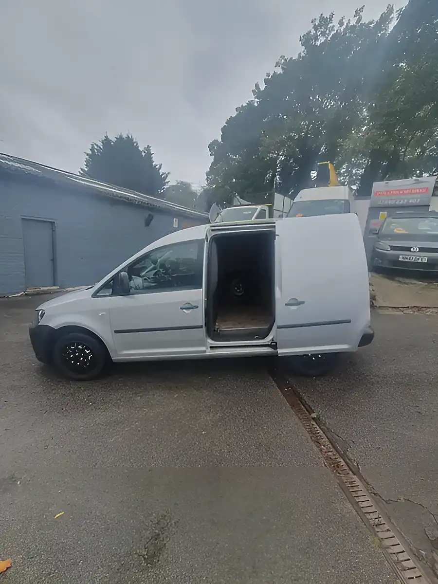 Used 2015 Volkswagen Caddy Silver Metallic Silver Metallic - Interior and Exterior details 11