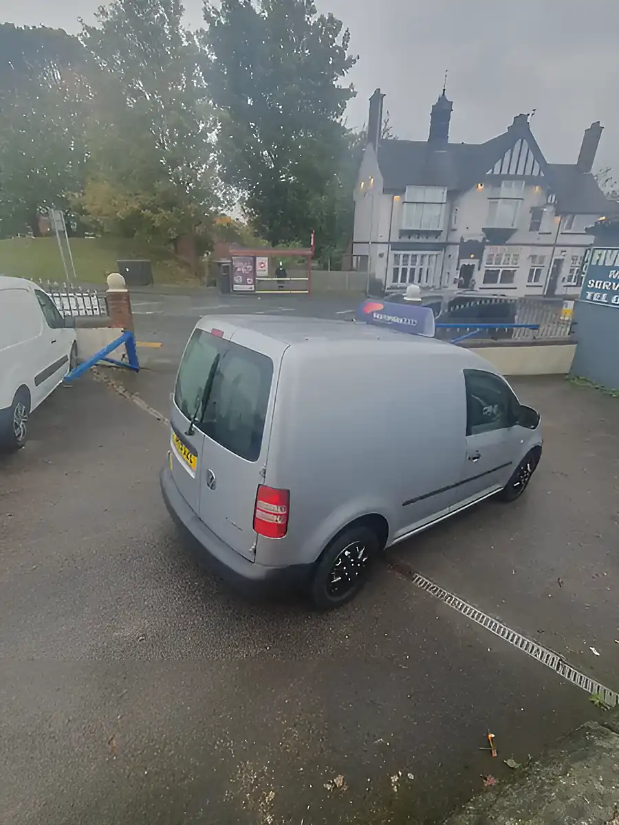 Used 2015 Volkswagen Caddy Silver Metallic Silver Metallic - Interior and Exterior details 5