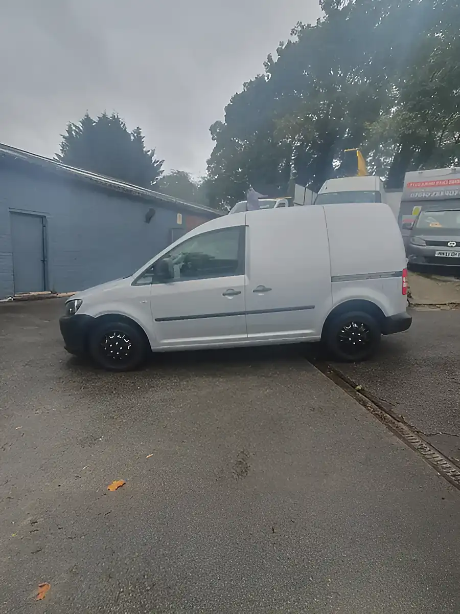 Used 2015 Volkswagen Caddy Silver Metallic Silver Metallic - Interior and Exterior details 8