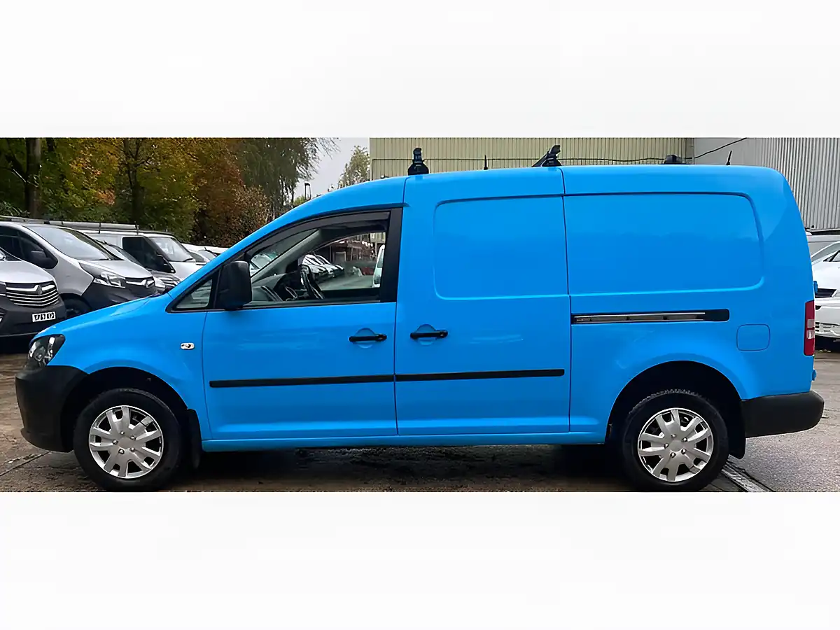 Used 2015 Volkswagen Caddy Startline Blue - Interior and Exterior details 12
