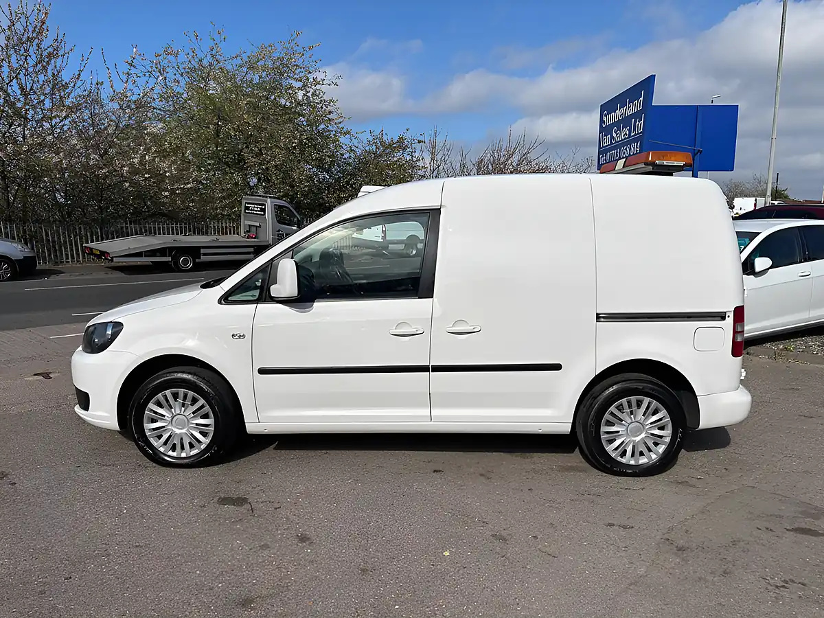 Used 2015 Volkswagen Caddy Trendline White - Interior and Exterior details 6