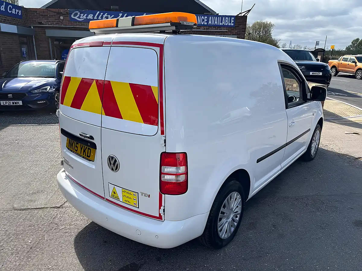 Used 2015 Volkswagen Caddy Trendline White - Interior and Exterior details 9