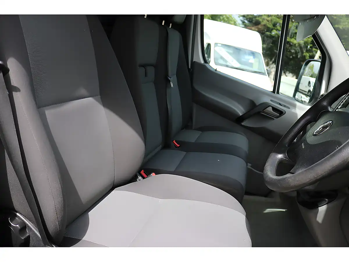 Used 2015 Volkswagen Crafter Startline White - Interior and Exterior details 14