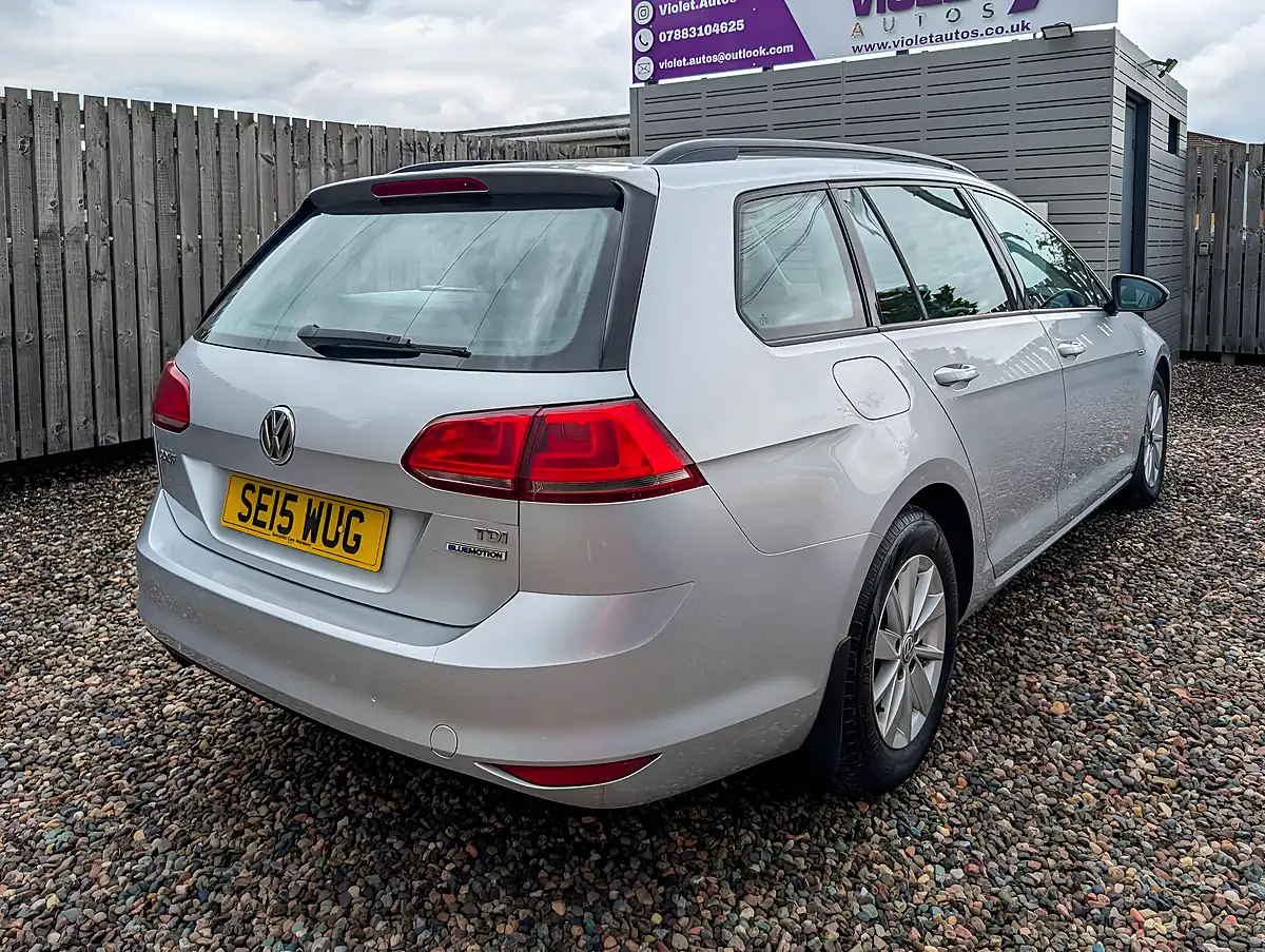 Used 2015 Volkswagen Golf Bluemotion Silver - Interior and Exterior details 13