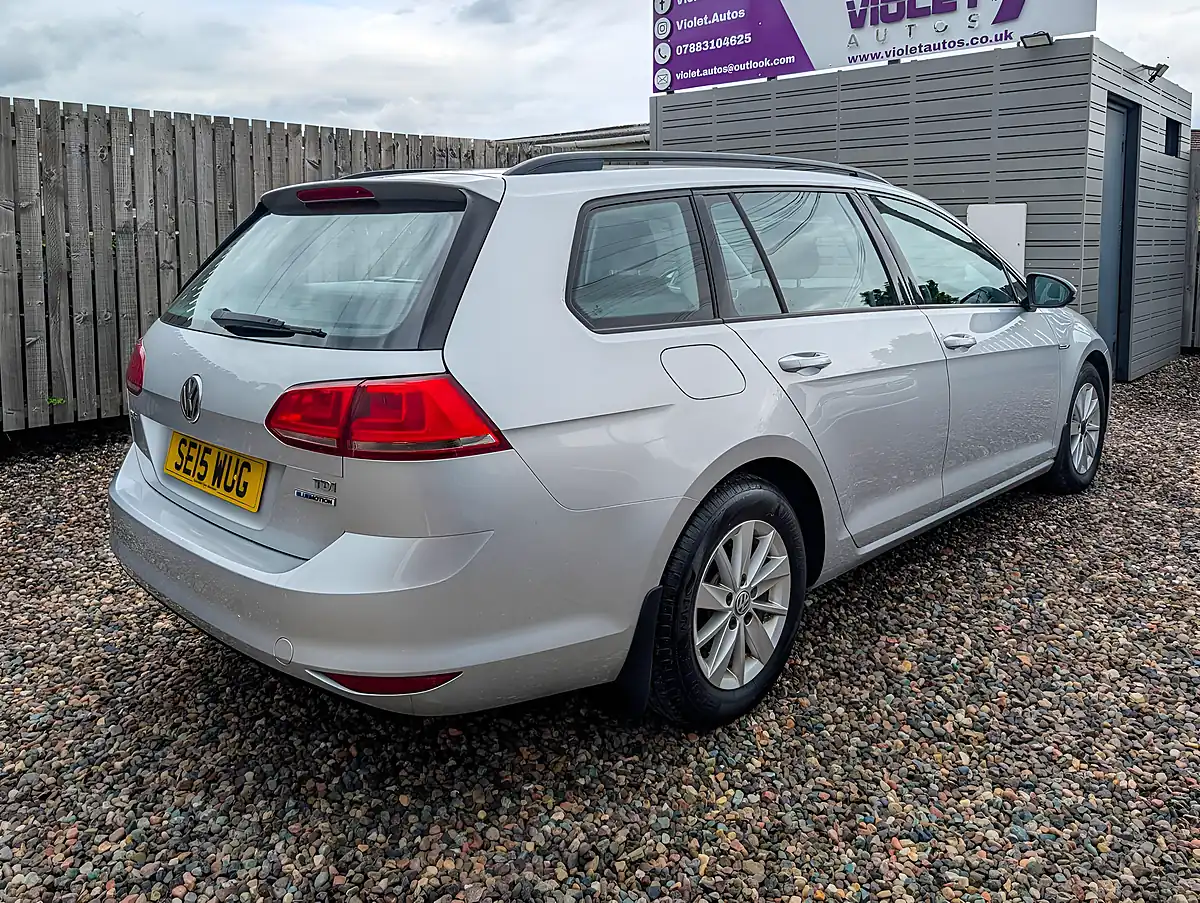 Used 2015 Volkswagen Golf Bluemotion Silver - Interior and Exterior details 14