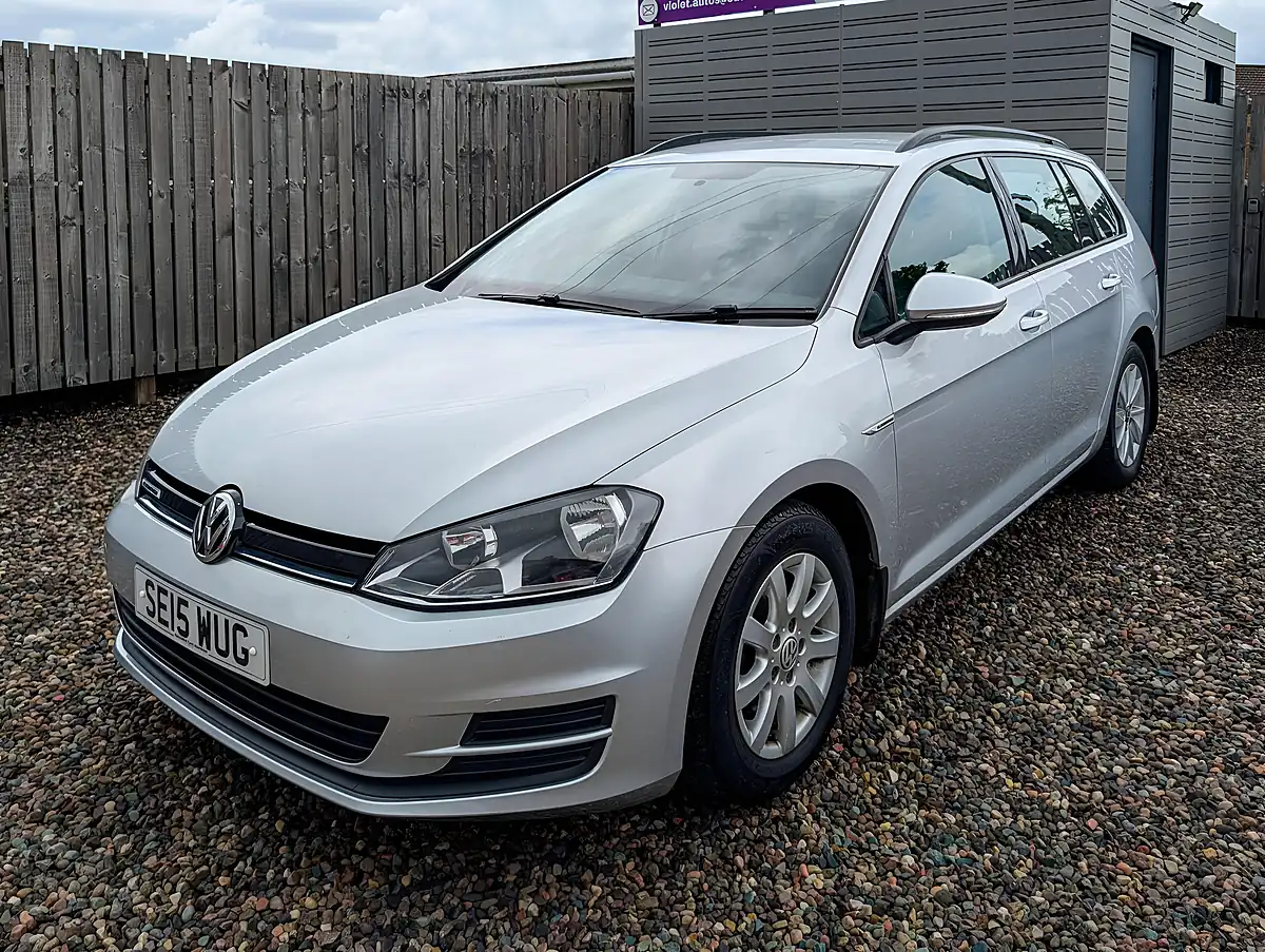 Used 2015 Volkswagen Golf Bluemotion Silver - Interior and Exterior details 3