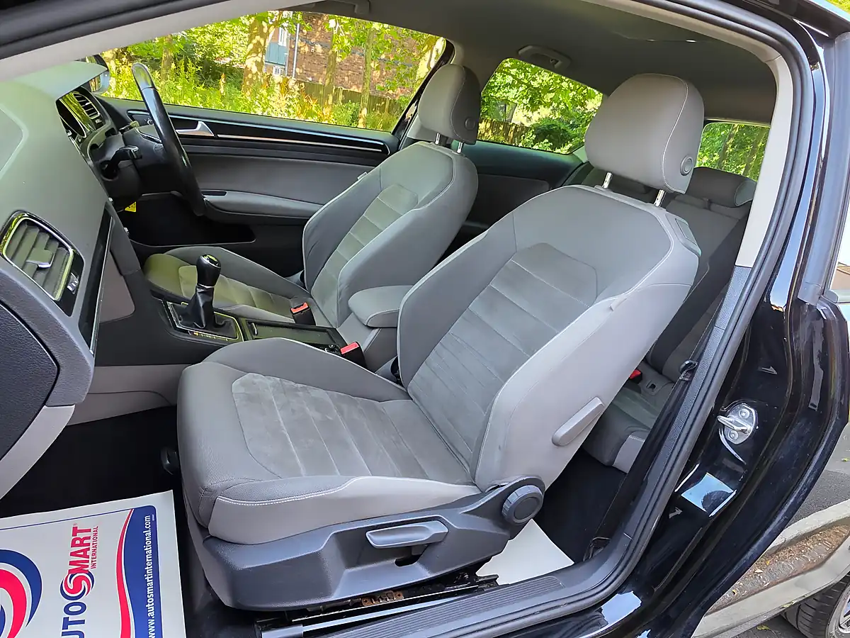 Used 2015 Volkswagen Golf Bluemotion Tech GT Black - Interior and Exterior details 10