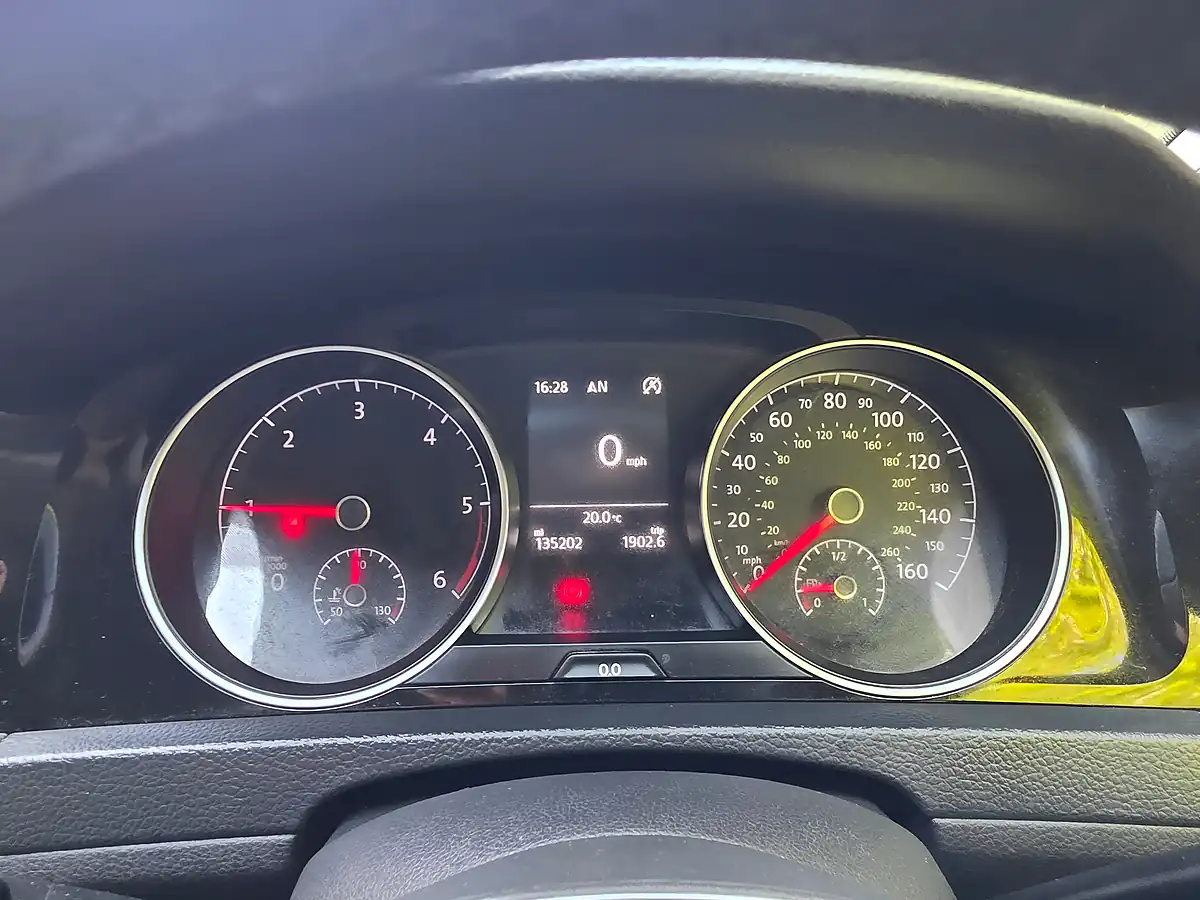 Used 2015 Volkswagen Golf Bluemotion Tech GT Black - Interior and Exterior details 13