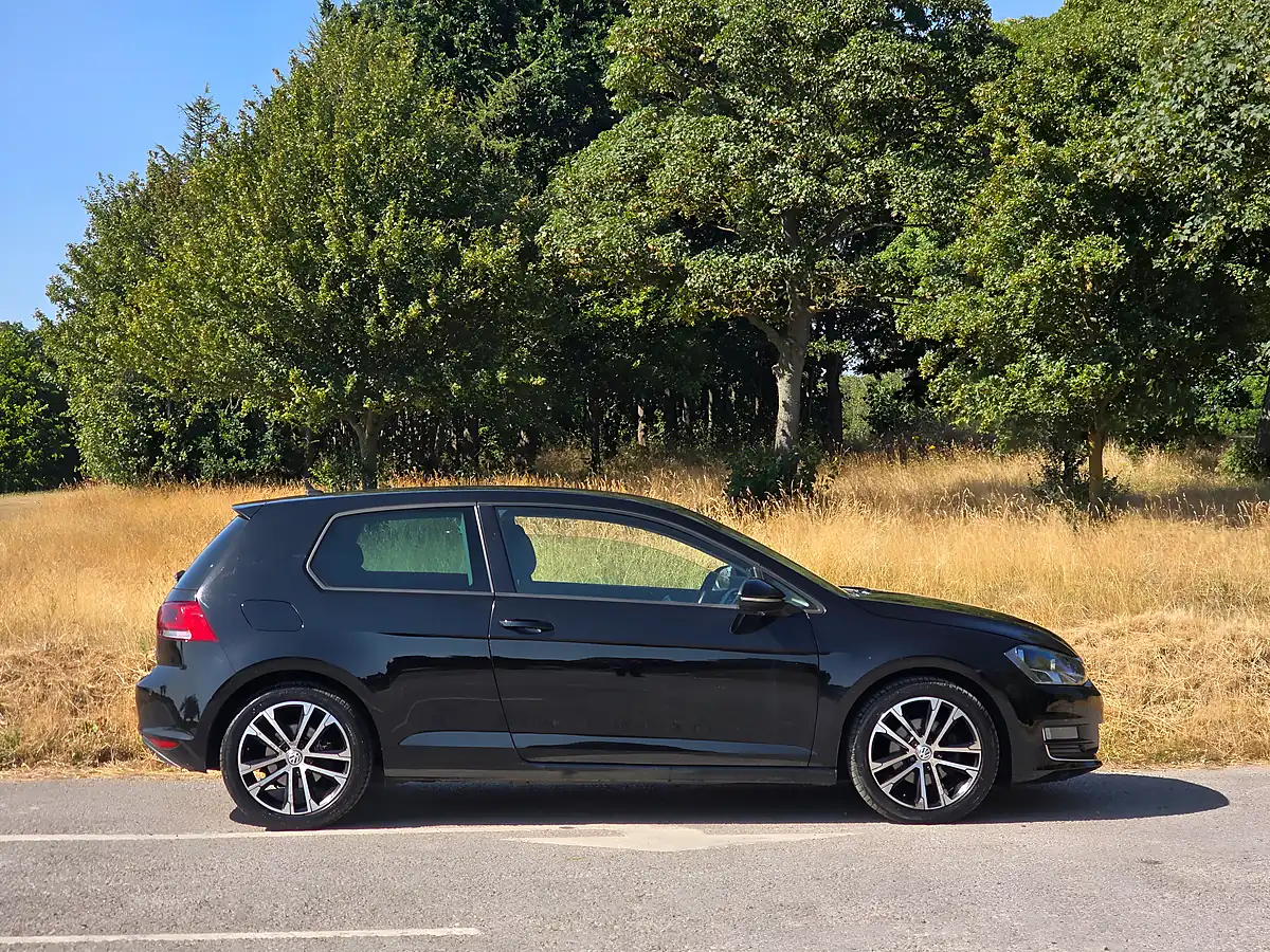 Used 2015 Volkswagen Golf Bluemotion Tech GT Black - Interior and Exterior details 8