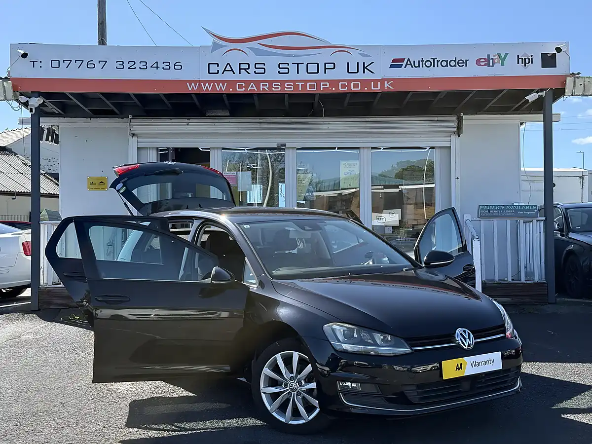 Used 2015 Volkswagen Golf Bluemotion Tech GT Black - Interior and Exterior details 11
