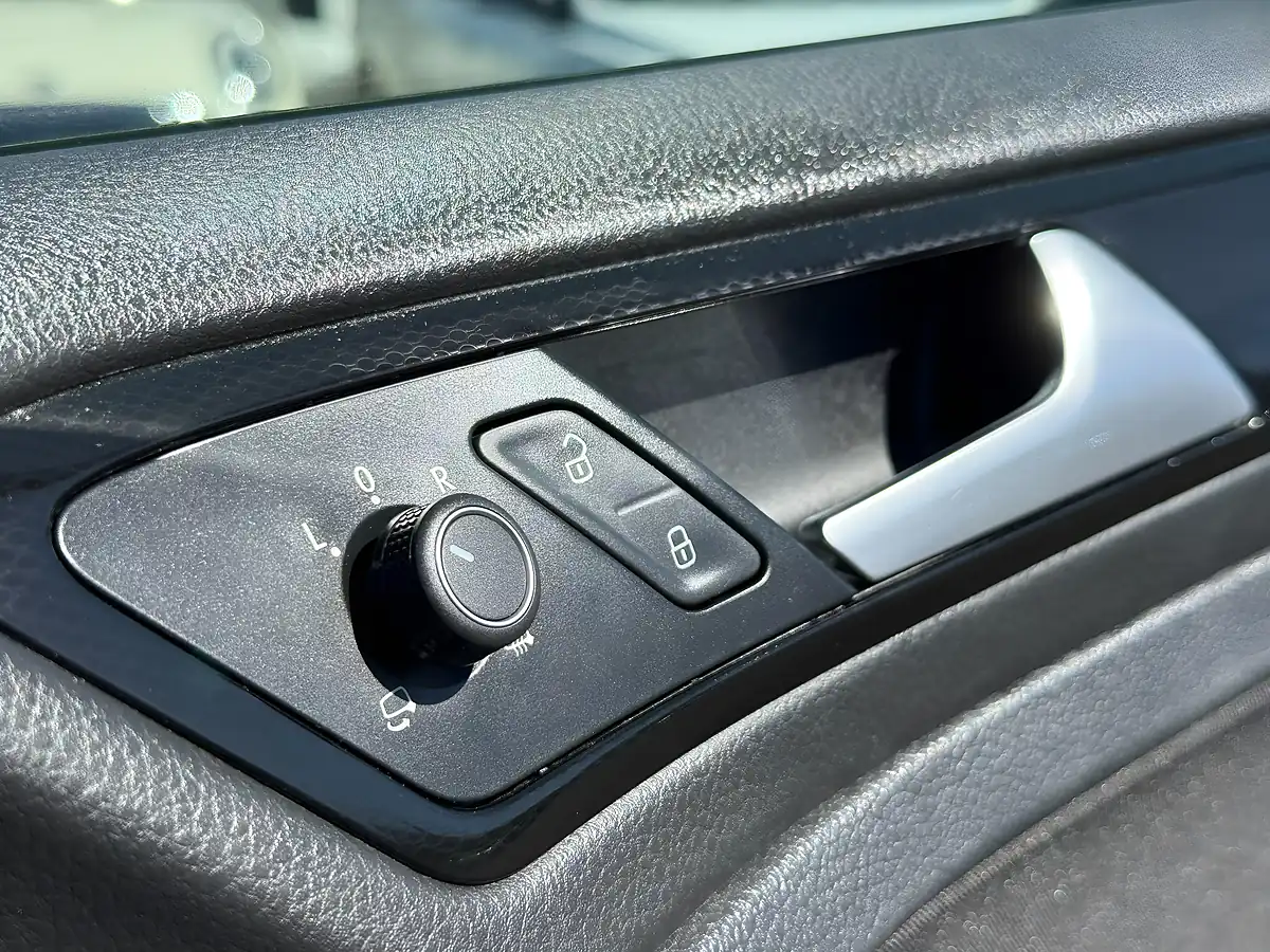 Used 2015 Volkswagen Golf Bluemotion Tech GT Black - Interior and Exterior details 18