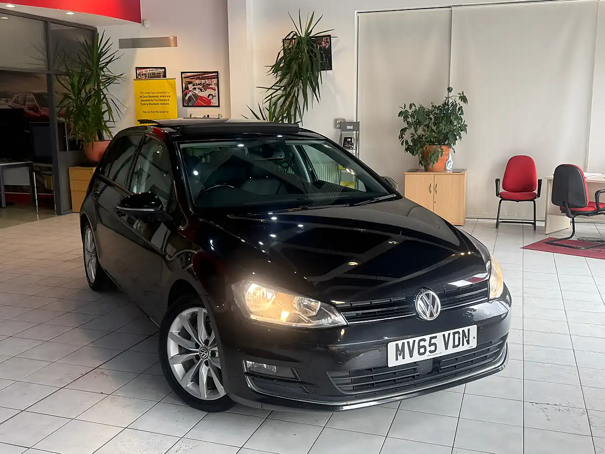 Used 2015 Volkswagen Golf Bluemotion Tech GT Black - Front View