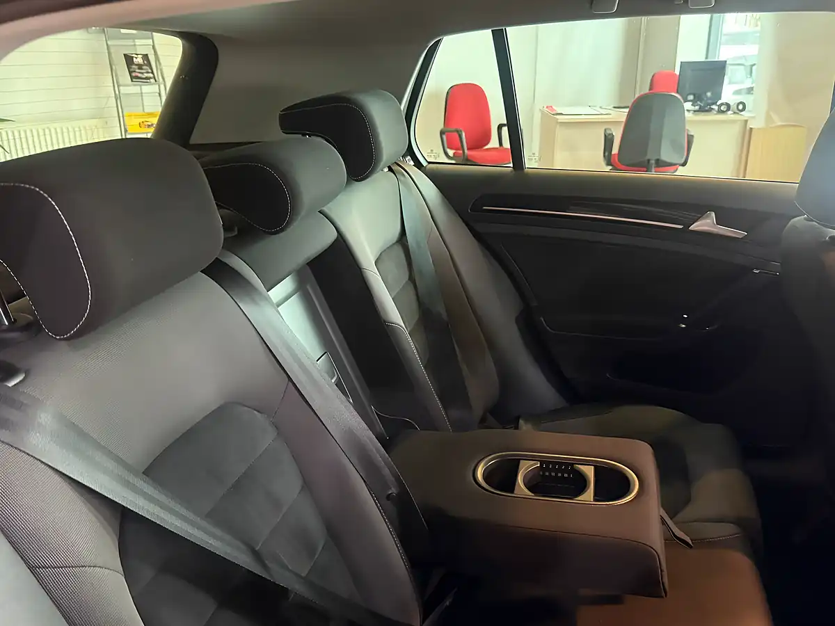 Used 2015 Volkswagen Golf Bluemotion Tech GT Black - Interior and Exterior details 12