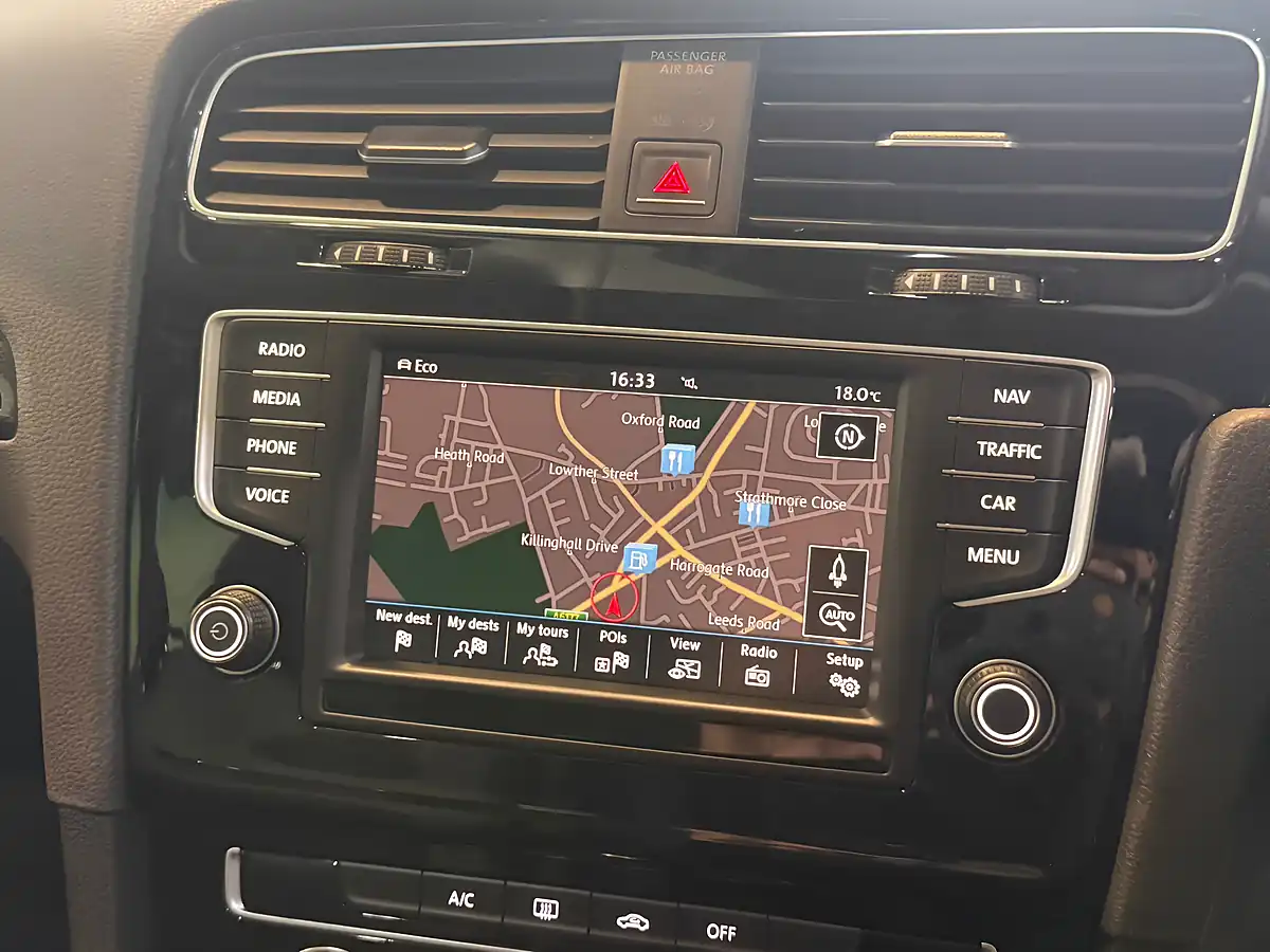 Used 2015 Volkswagen Golf Bluemotion Tech GT Black - Interior and Exterior details 17