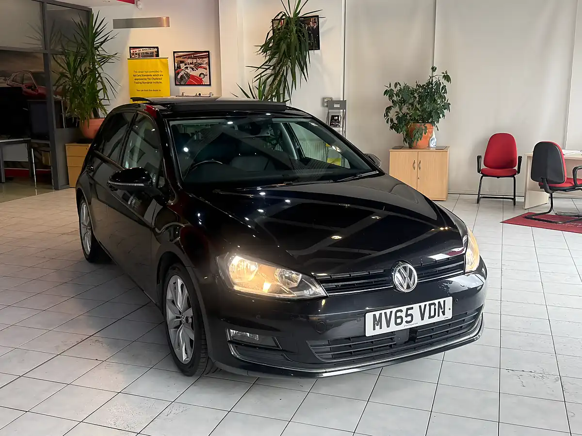 Used 2015 Volkswagen Golf Bluemotion Tech GT Black - Interior and Exterior details 2