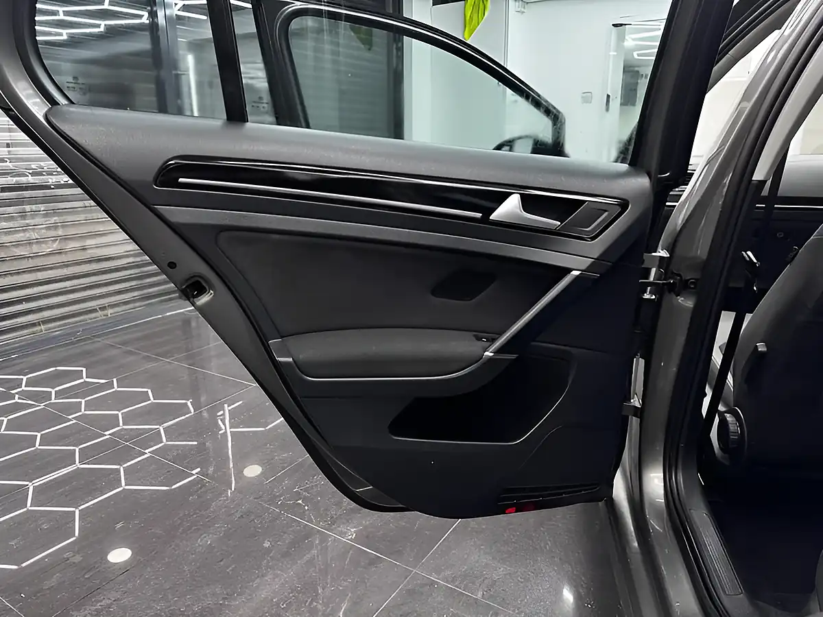 Used 2015 Volkswagen Golf Bluemotion Tech GT Grey - Interior and Exterior details 14