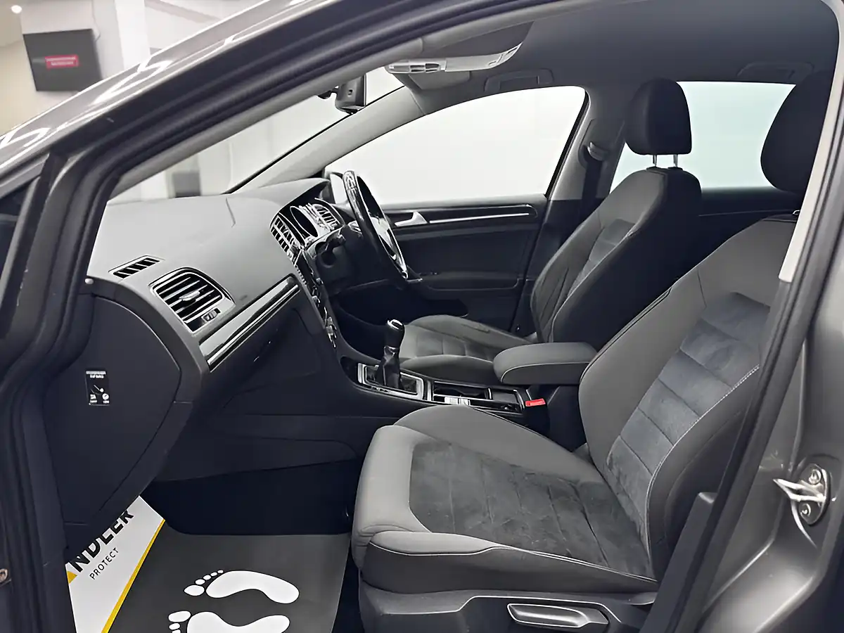 Used 2015 Volkswagen Golf Bluemotion Tech GT Grey - Interior and Exterior details 15