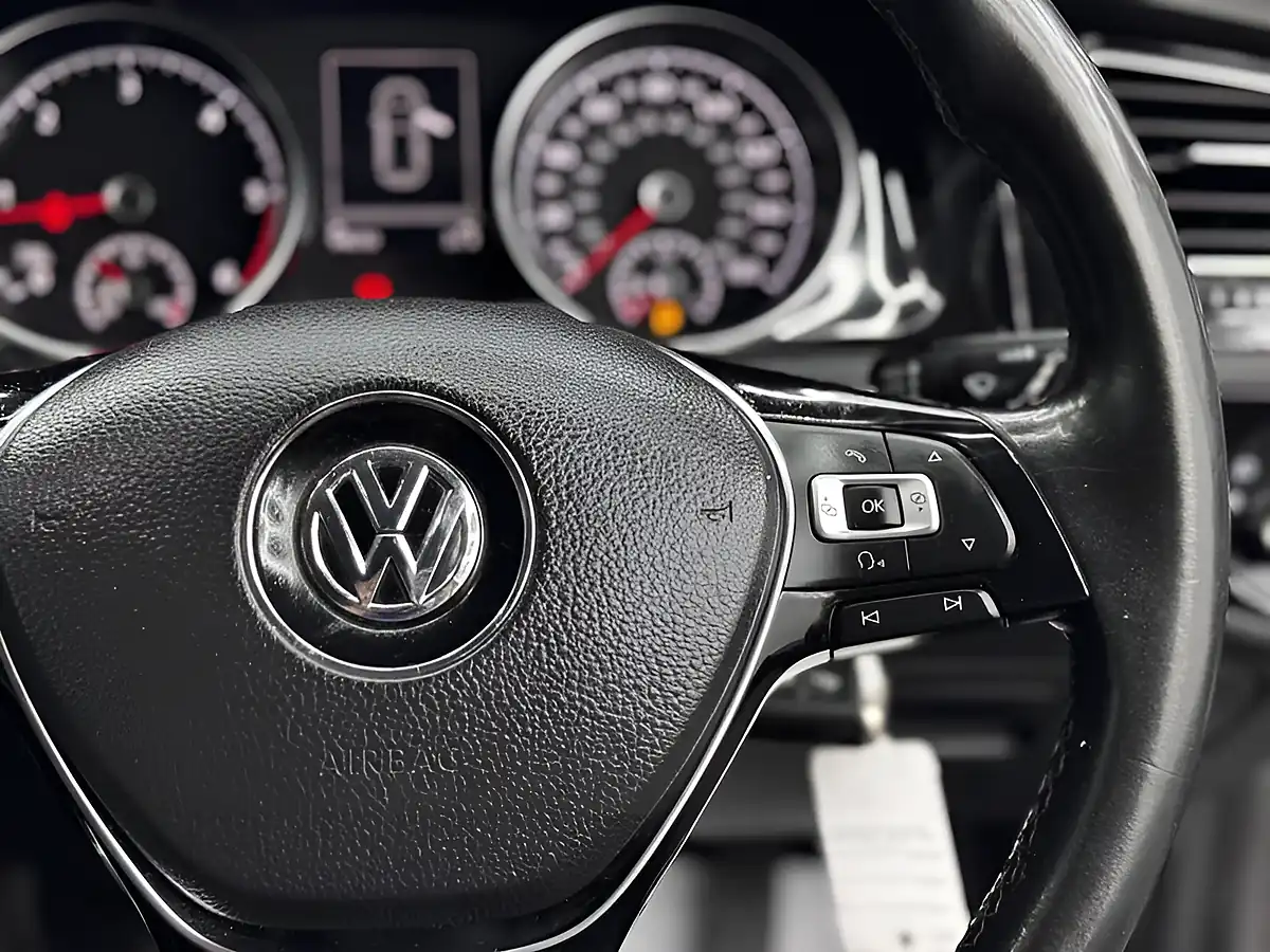 Used 2015 Volkswagen Golf Bluemotion Tech GT Grey - Interior and Exterior details 18