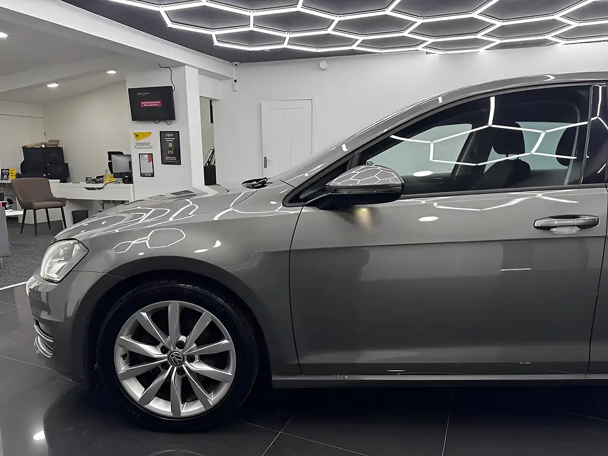 Used 2015 Volkswagen Golf Bluemotion Tech GT Grey - Interior and Exterior details 6