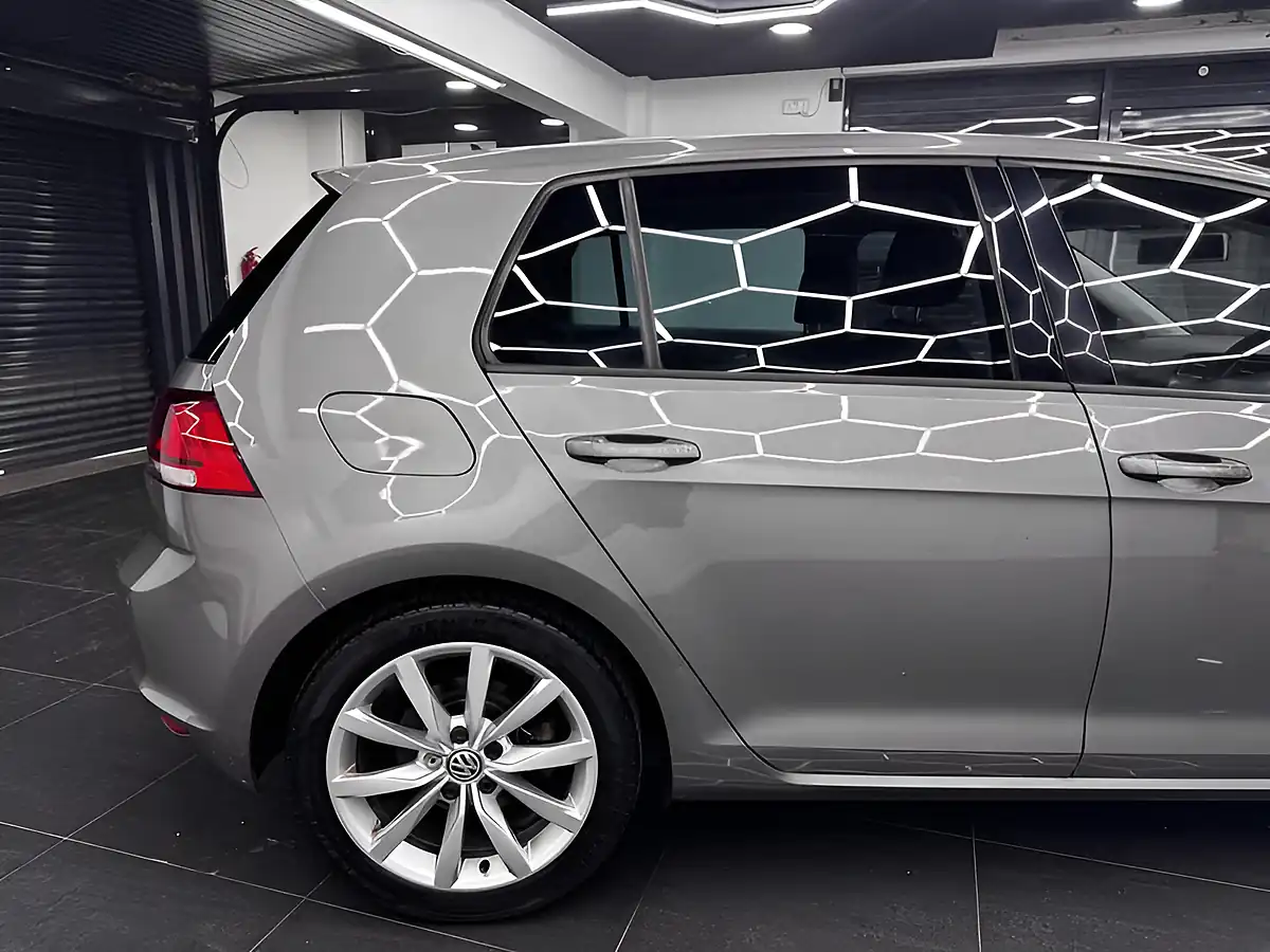 Used 2015 Volkswagen Golf Bluemotion Tech GT Grey - Interior and Exterior details 9