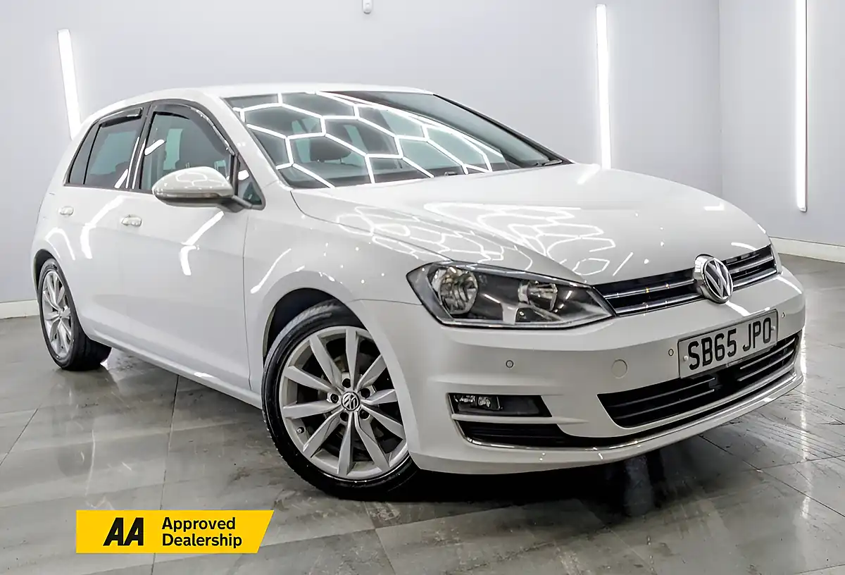 Used 2015 Volkswagen Golf Bluemotion Tech GT Pure White - Front View