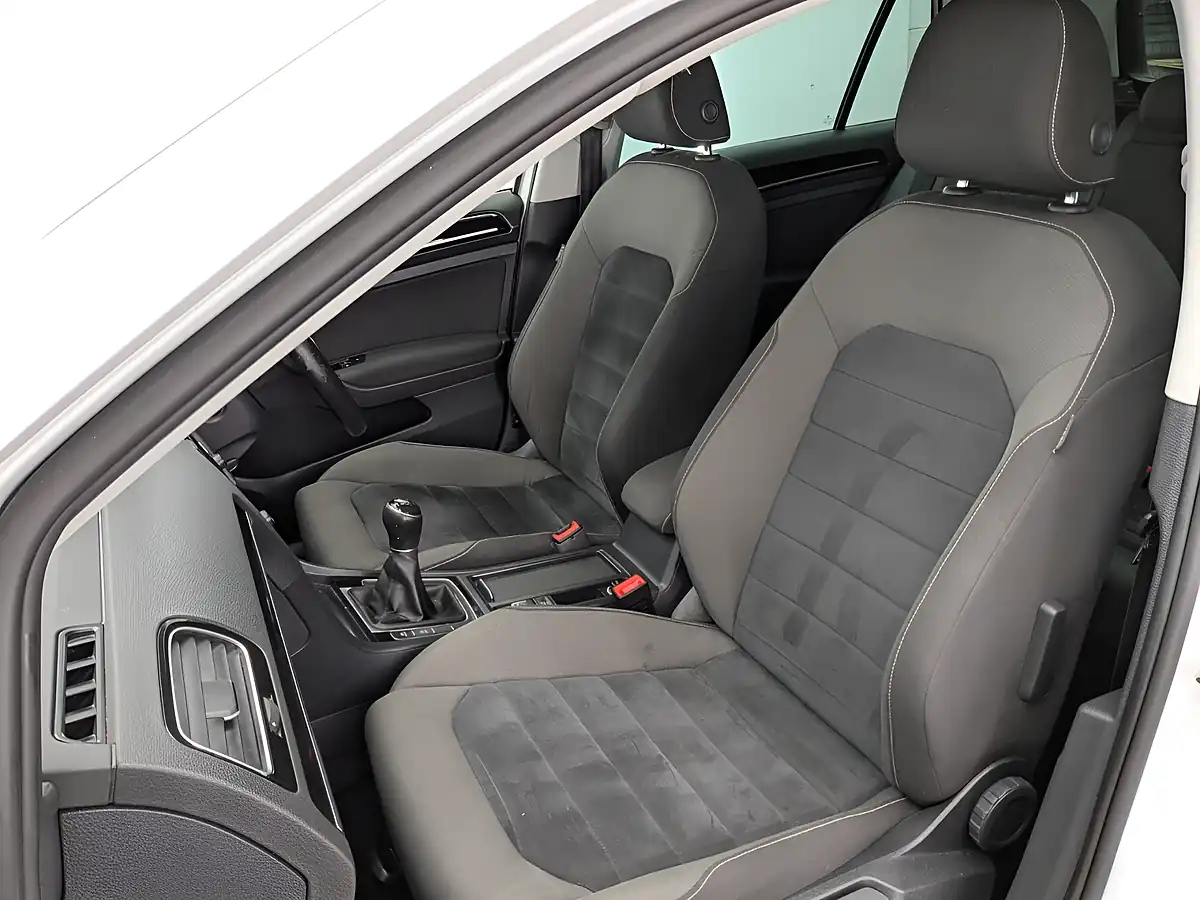 Used 2015 Volkswagen Golf Bluemotion Tech GT Pure White - Interior and Exterior details 13