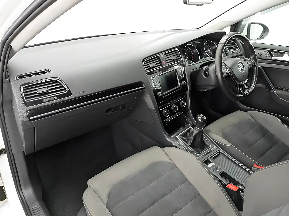 Used 2015 Volkswagen Golf Bluemotion Tech GT Pure White - Interior and Exterior details 15