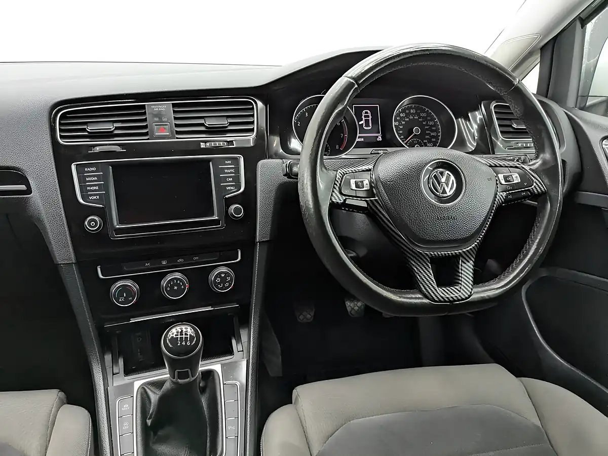 Used 2015 Volkswagen Golf Bluemotion Tech GT Pure White - Interior and Exterior details 17