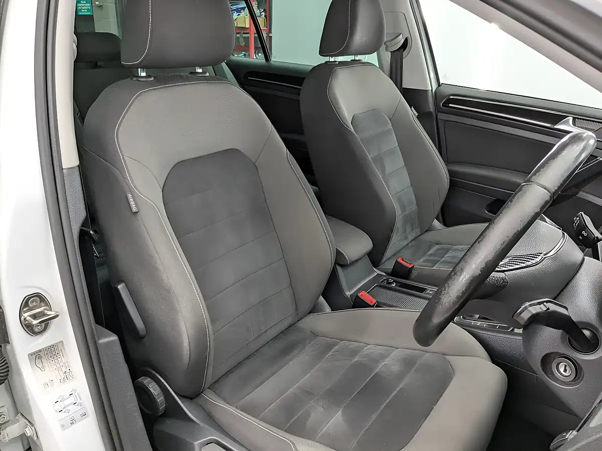 Used 2015 Volkswagen Golf Bluemotion Tech GT Pure White - Interior and Exterior details 19
