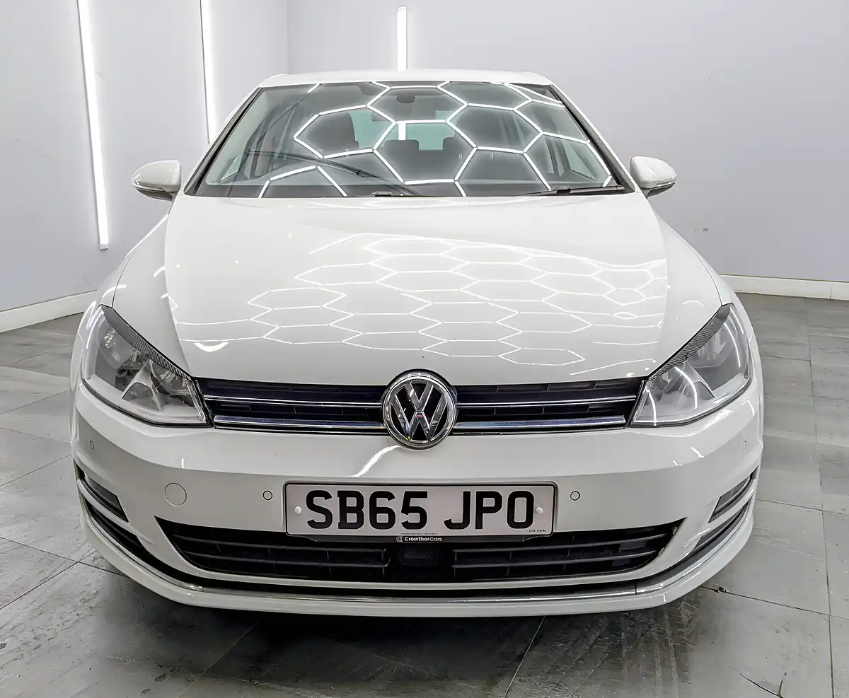 Used 2015 Volkswagen Golf Bluemotion Tech GT Pure White - Interior and Exterior details 2